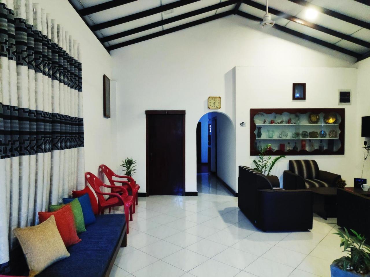 Chandra Holiday Home Dickwella Exterior foto