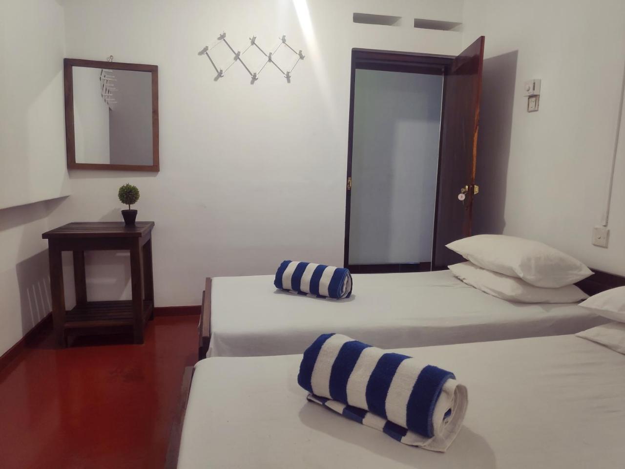 Chandra Holiday Home Dickwella Exterior foto