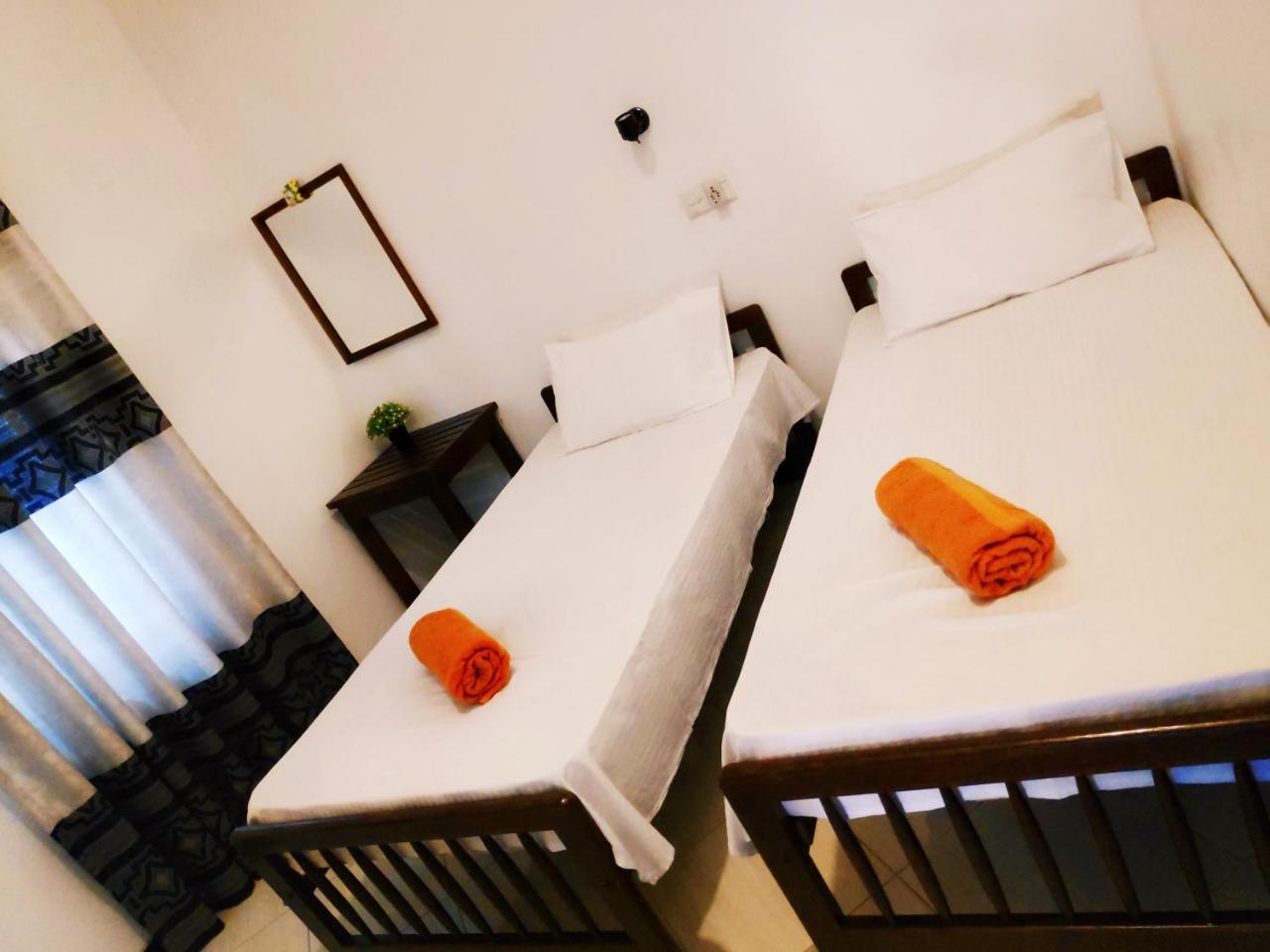 Chandra Holiday Home Dickwella Exterior foto